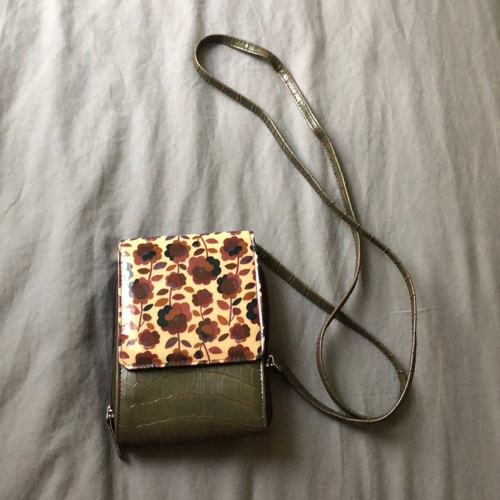 Crossbody purse